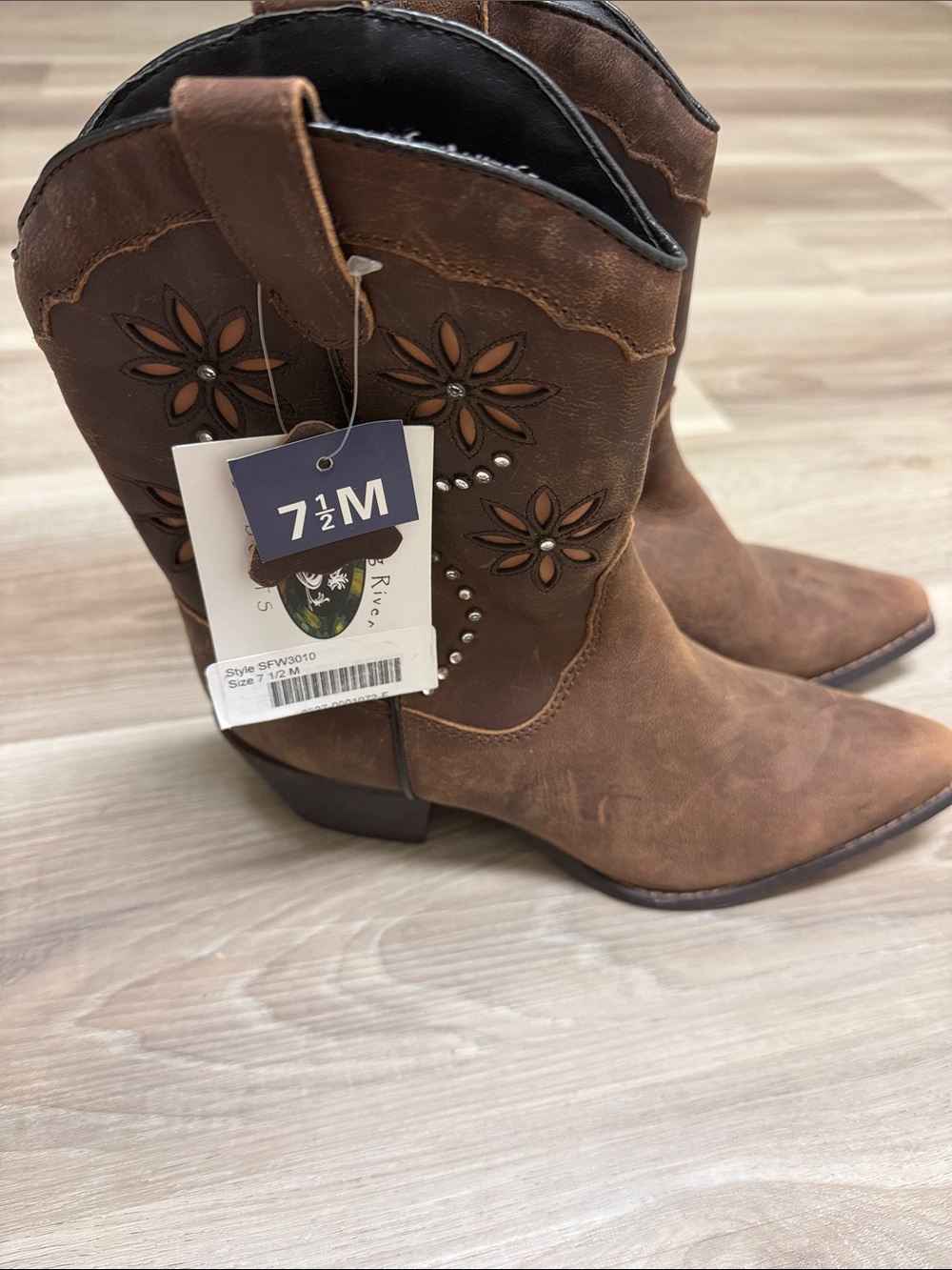Brown Western Cutout Stud Cowboy Boots - Size 7.5M